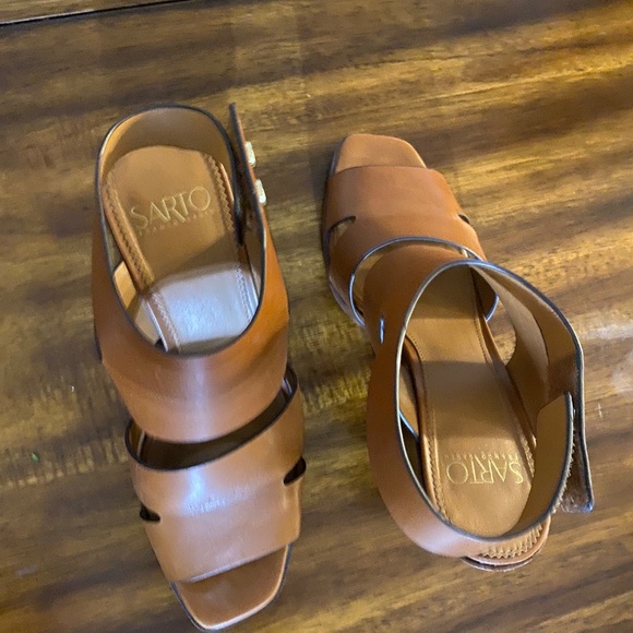 Shoes - Picture 4 of 8